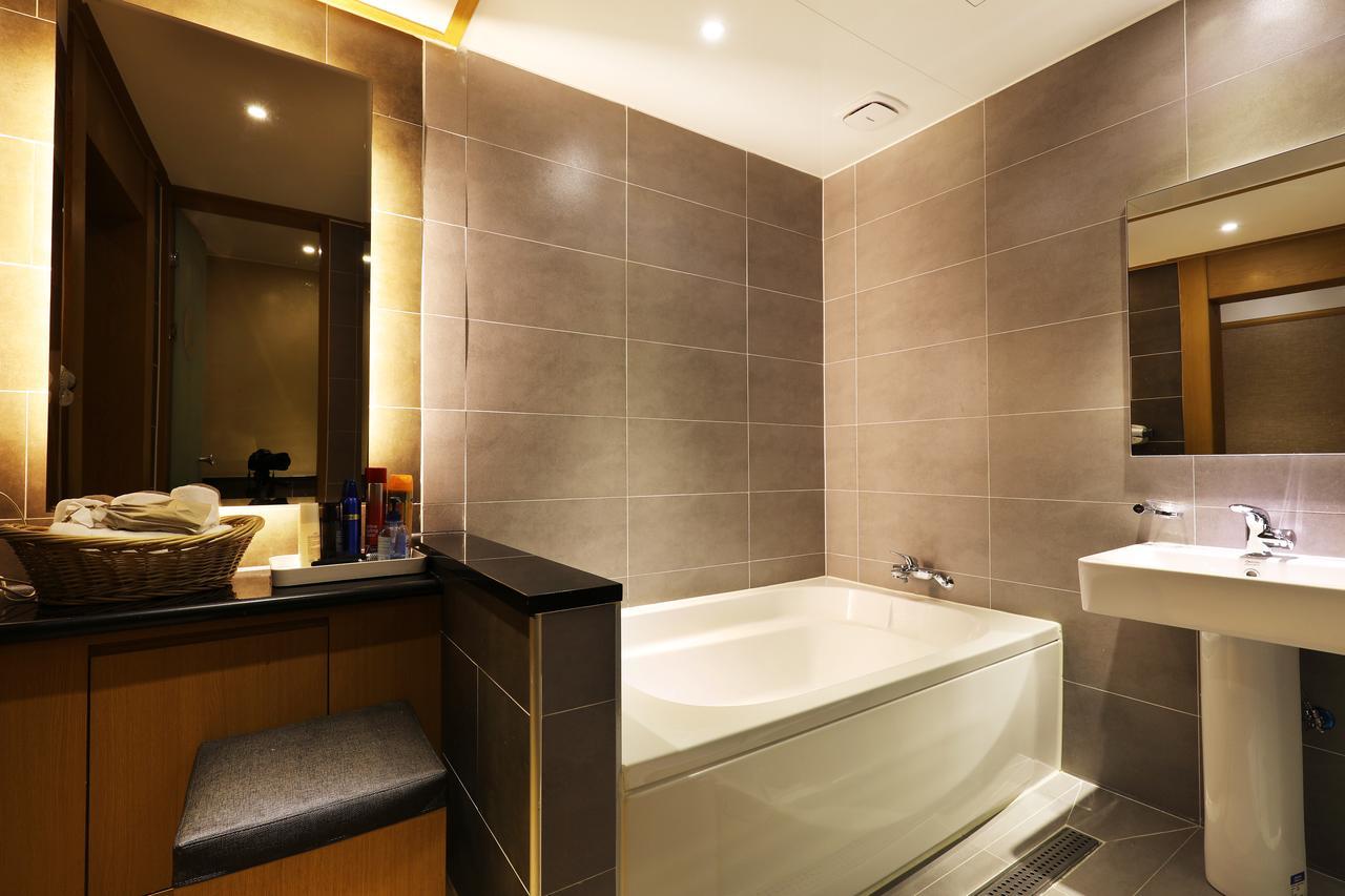 Bucheon Sr Hotel ภายนอก รูปภาพ